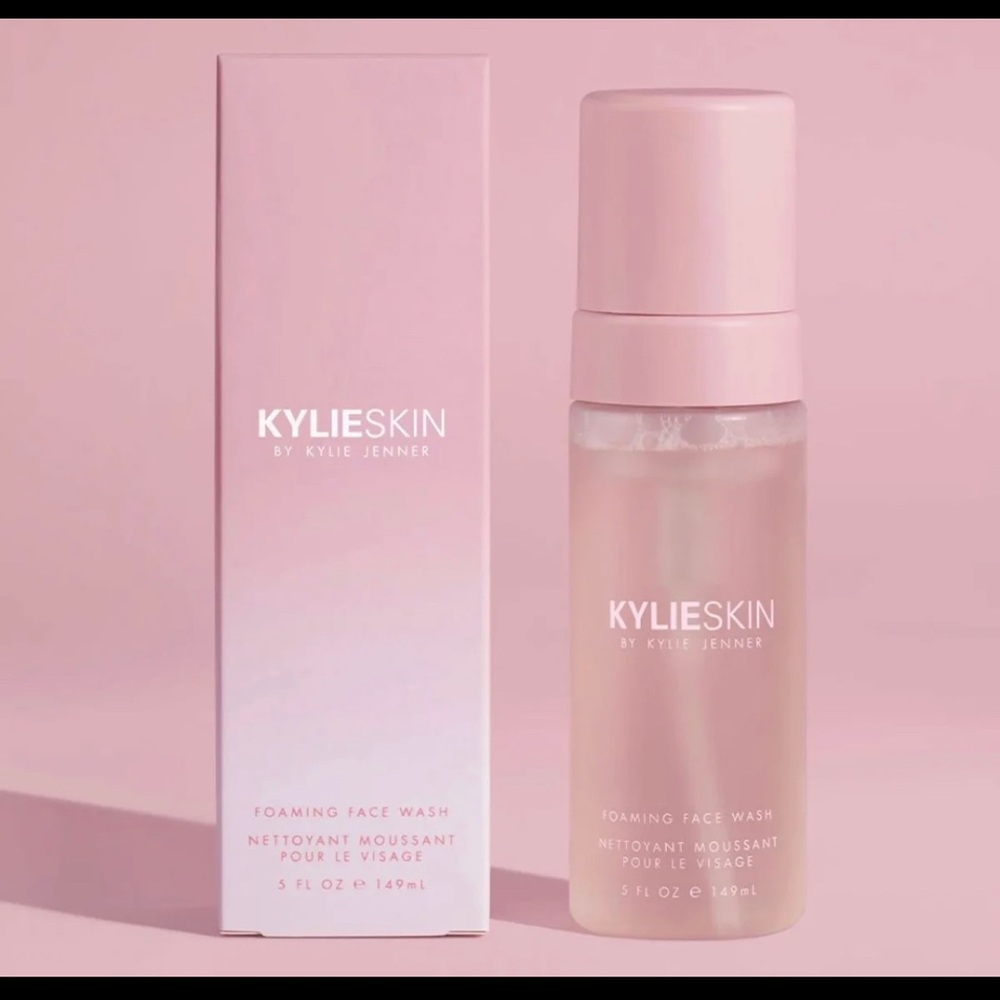 Kylie skin foaming face wash